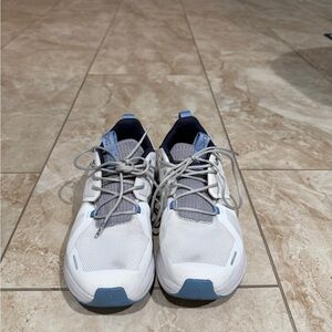 On Running Navy and White Women's Running Shoes (Size USY6)